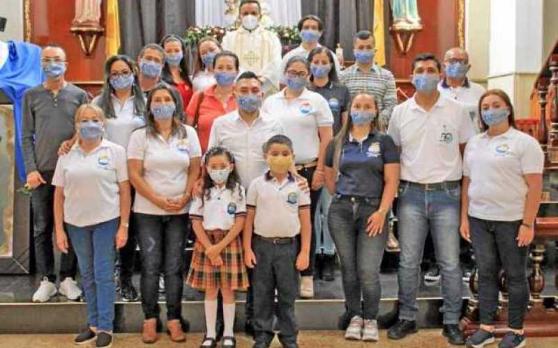 Foto / Rubén Darío López / LA PATRIA Asistentes a la celebración del Colegio Daniel María López Rodríguez.