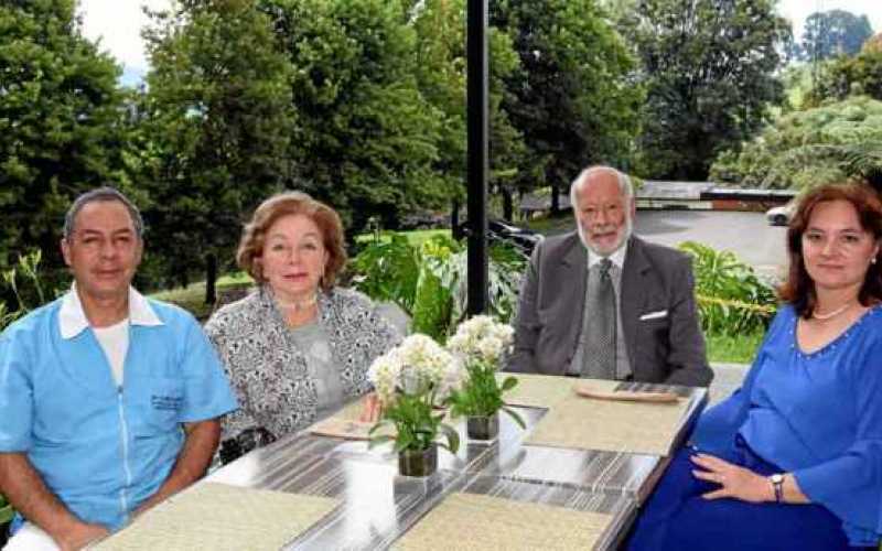 Carlos Alberto Valencia García, Blanca Estella García de Valencia, José Ferney Paz Quintero y Claudia Valencia García.
