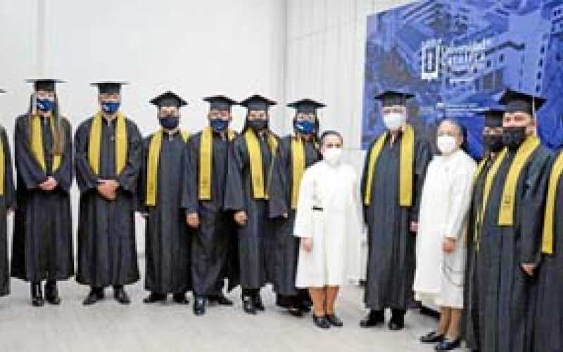 El maestro Gustavo Arias Arteaga, por su labor académica e investigativa, fue merecedor del reconocimiento otorgado por la Unive