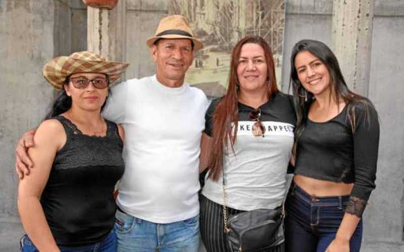Alba Yaneth Murillo, Hernán Darío Jurado, Francis Jurado y Melisa Jurado.