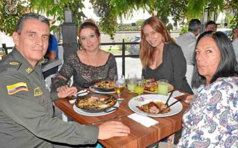 Coronel Eiver Alonso, Johana López Giraldo, Valeria Alonso López y Durián Alonso Galindo