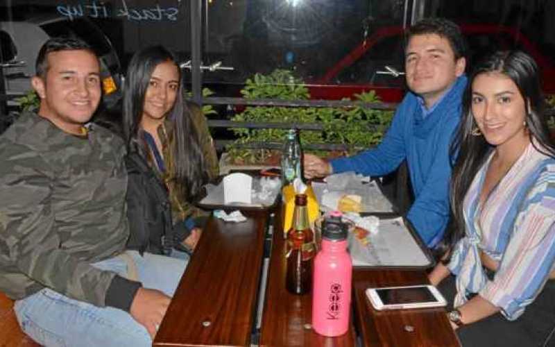 Santiago Ceballos Gutiérrez, Carolina Marmolejo Arboleda, Daniel Ávila Moreno y Valentina Zuluaga Serna.