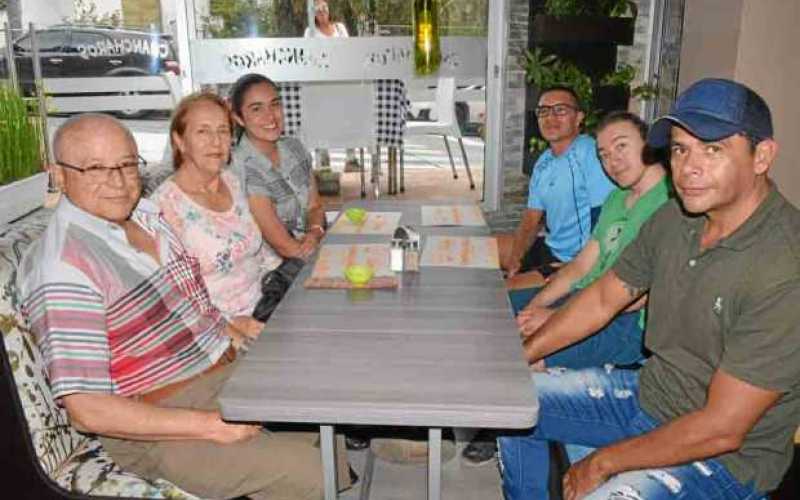 Horacio Arias Duque, Luz Nery Aristizábal de Arias, Sofía Arias Cárdenas, Jacobo Bernal Arias, Juan Diego Bernal Arias y César R