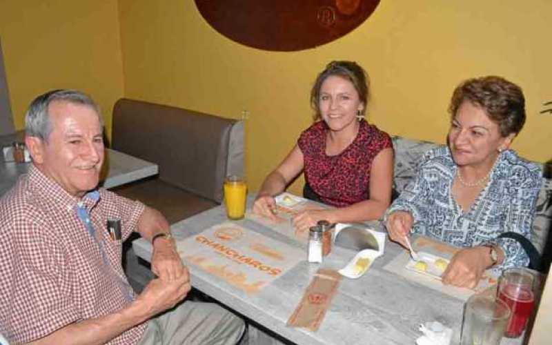 Gustavo Arbeláez López, Martha Juliana Arbeláez Otálvaro y Martha Nidia Otálvaro de Arbeláez.