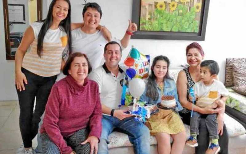 Foto | Cortesía | LA PATRIA Dany Alejandro Ocampo Yela en compañía de su familia.