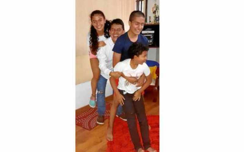 Foto | Cortesía | LA PATRIA Eider Rodríguez Valencia y sus hijos, Mariapaz, Lukas y Mateo Rodríguez Echeverry.