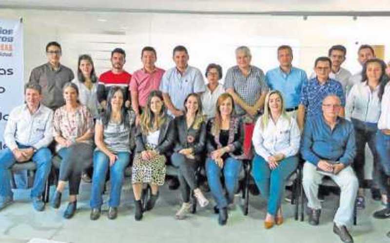 Conferencia sobre Normatividad de Elementos no Estructurales en Construcción.