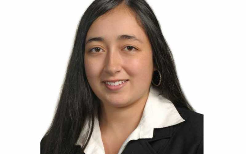 Natalia Pérez Cárdenas obtuvo su título como Arquitecta en ceremonia virtual realizada por el decano de la facultad de Ingenierí