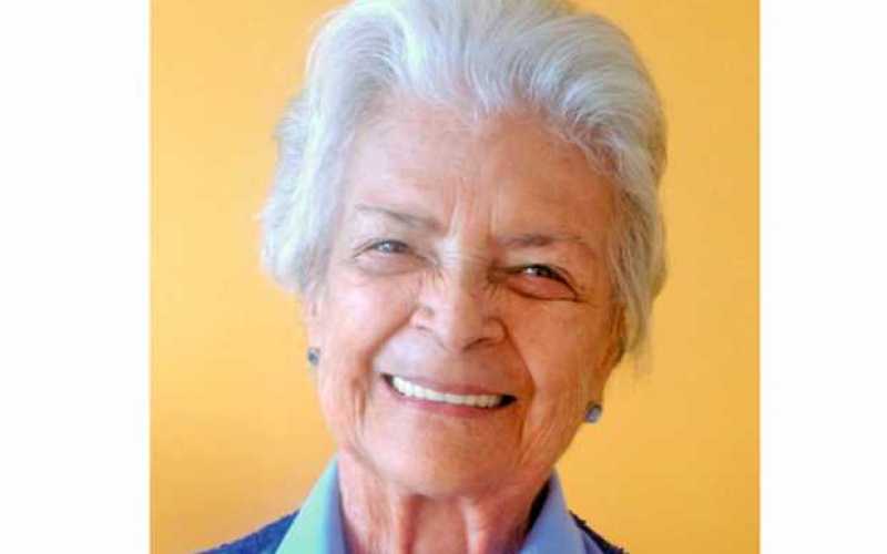 SARA ELISA ZAPATA  DE RENDÓN  Descansa  ya en el Corazón de Jesús de la Misericordia; gracias Señor de las Misericordias por  ha