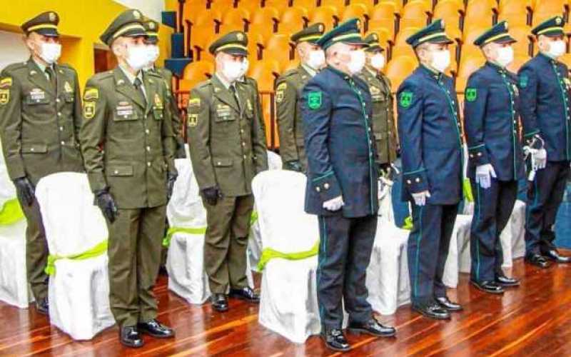 Capitán Jesús Eduardo Restrepo, comandante del Distrito 5 de la Policía; Aicardo de Jesús Sánchez, Milton Milton Valencia, Luis 