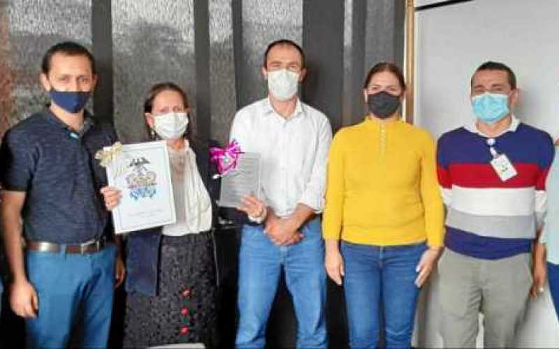 Luego de prestar su servicio en el sector público en Anserma por 41 años, ocupando diferentes cargos en la Inspección de Policía