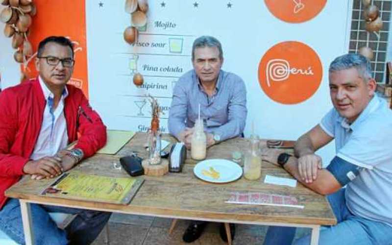 En el restaurante Tito se reunieron Jhon Fredy Franco, Jesús Bernardo Gallego y Leonardo Vélez.