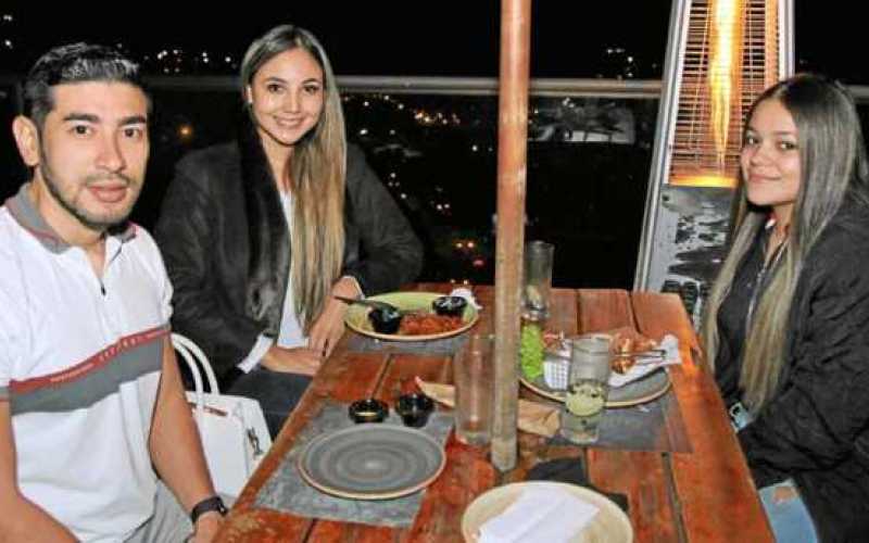 Compartieron una cena en el restaurante Cortesana, Bryam Piedrahíta, María Fernanda Arboleda Giraldo y Ana Sofía García Arboleda