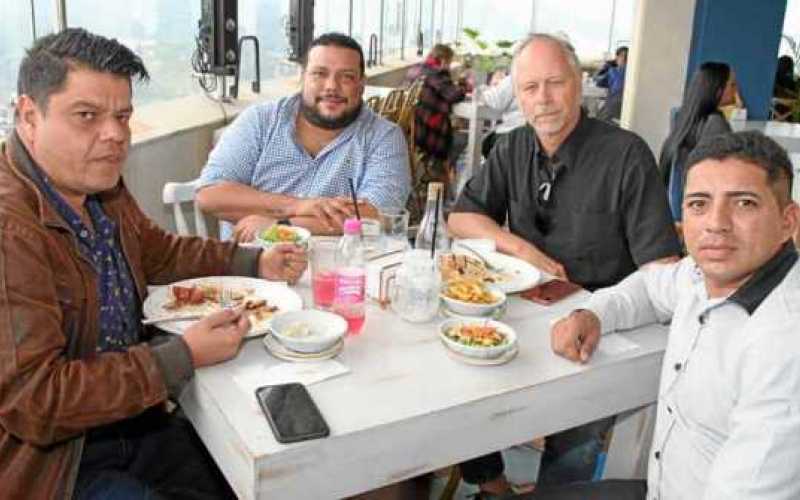 Fotos |Argemiro Idárraga | LA PATRIA Empleados de Alianza Greengold Partners y de la Gobernación de Caldas pasaron un rato agrad