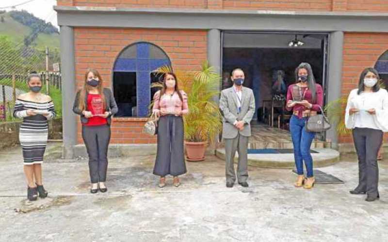 De derecha a izquierda: Libia Yamira Casallas, de la Institución Educativa Juan Crisóstomo Osorio; Lina María Salazar Ríos, del 