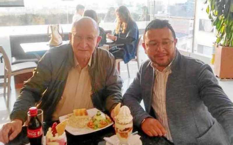 Nuestro suscriptor del periódico LA PATRIA, Raúl Pineda Roncancio, nos envía esta imagen con su hijo, Ferdinán Pineda Grajales, 