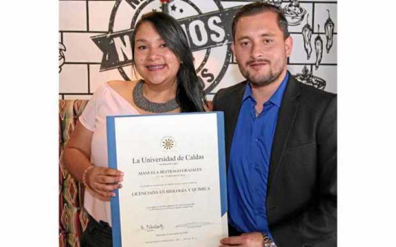 Foto/Argemiro Idárraga/LA PATRIA Manuela Buitrago Grajales se graduó en la Licenciatura de Biología y Química de la Universidad 