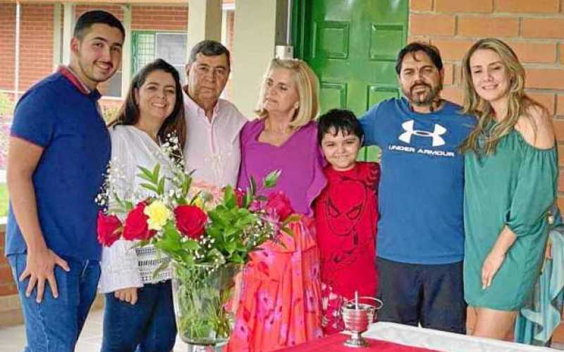 Foto | Cortesía Familia González | LA PATRIA Reunión familiar González Bermúdez para celebrar las Bodas de Oro matrimoniales de 