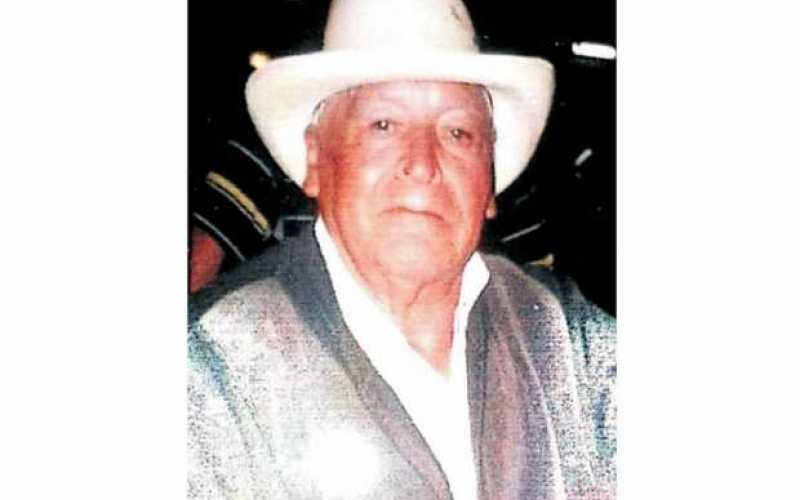 Con el transcurrir de los días, tu ausencia se hace cada vez más grande, recordándonos de paso, que tu olvido no es una opción p