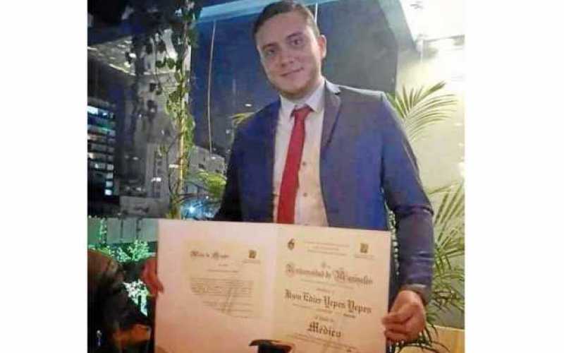 Al manzanareño Jhon Edier Yepes Yepes la Universidad de Manizales le otorgó el título de Médico. Es hijo de la maestra Amparo Ye