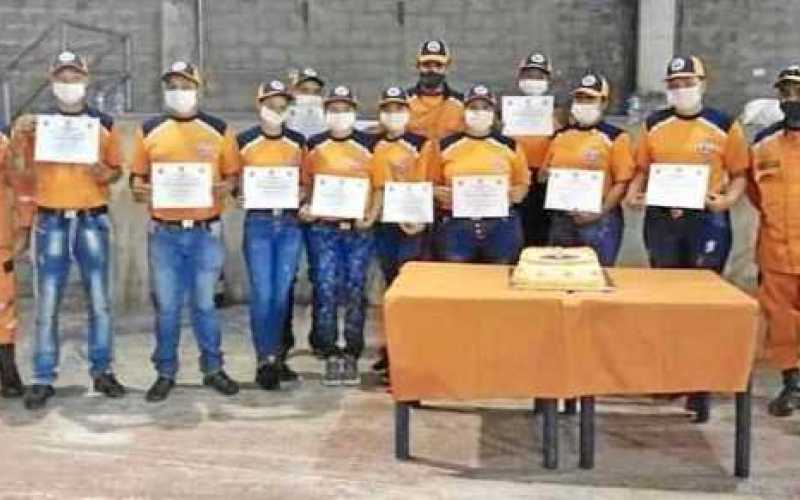 Se graduaron en el corregimiento de Isaza (Norcasia) 11 nuevos líderes voluntarios de la Defensa Civil, los cuales pasaron por e