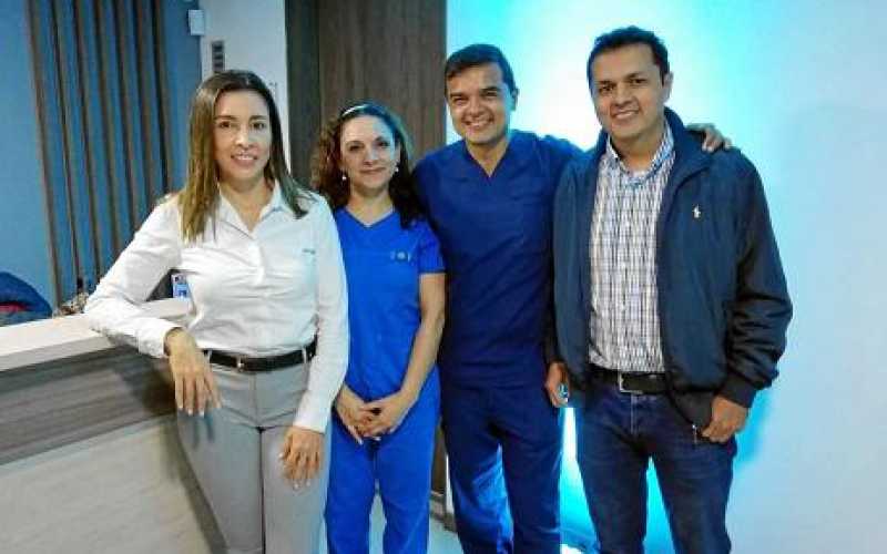 Margarita María Nava Rodríguez, cirujana oncóloga; Paula Andrea Gallego Sánchez, ginecóloga oncóloga; Sandro Parra Soto, interni