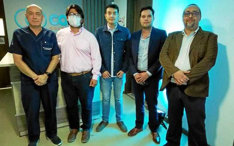 Silvio Alfonso Marín, bacteriólogo; Samuel Páez, diseñador y constructor del centro; Daniel Pedraza, constructor; Samir Guarín, 