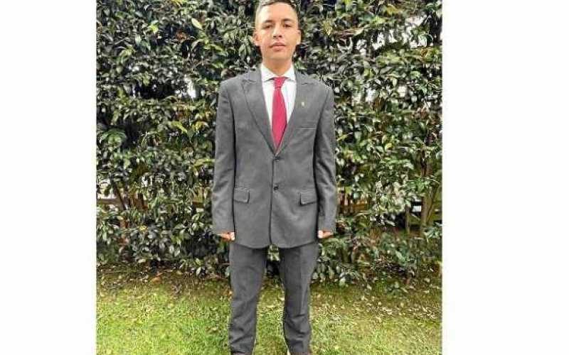 Tomás Marín Toro recibió el título de bachiller del Liceo Arquidiocesano de Nuestra Señora. Su familia y abuelo Fernando Marín l