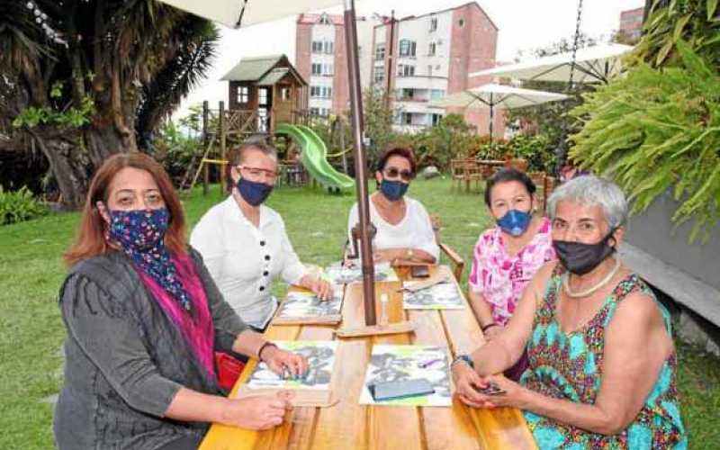 Se reunieron en un almuerzo integrantes de Enep - Caldas: Luz Stella Lozana, Beatriz Rodríguez, Silvia Valencia Cardona, Ofelia 