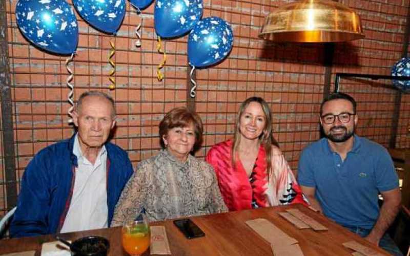 Jorge Espinosa Castaño, Miriam Rodríguez Giraldo, Luz Miriam y Camilo. 
