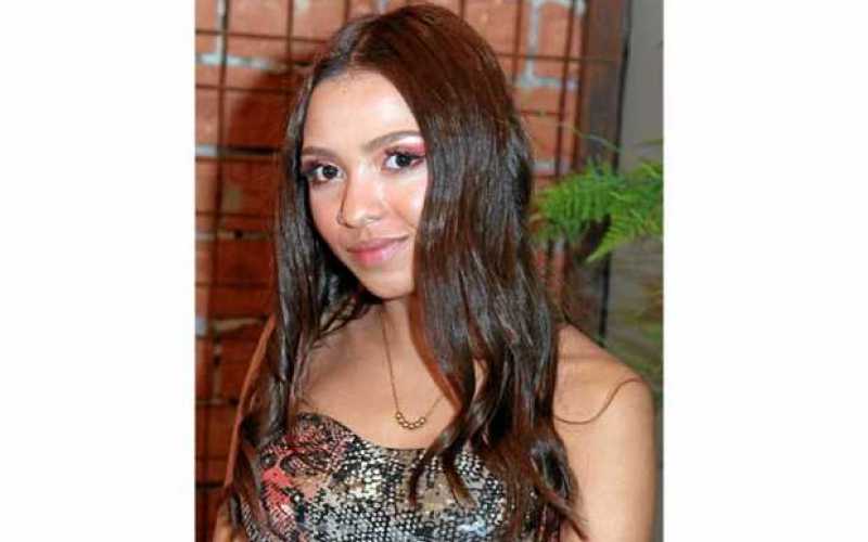 Familiares de Laura Tatiana Montoya Ochoa se reunieron para homenajearla por su grado  de bachiller.