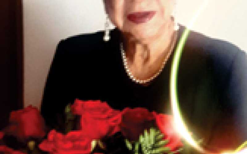 Mamá Tu presencia en Dios  fortalece nuestra  Fe  y  nuestra Esperanza. Celebra con nosotros el Primer Año del encuentro  con el