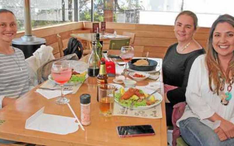 María Mercedes Ayala, Natalia Muñoz e Ines Espejo Arbelaez.