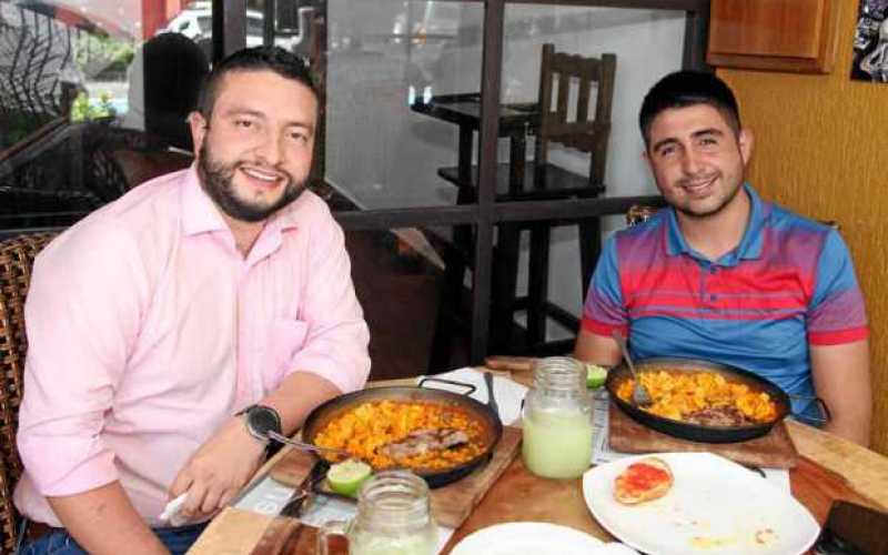 En el restaurante la Eñe se reunieron Daniel Giraldo Giraldo y Manuel Gómez Gutiérrez.