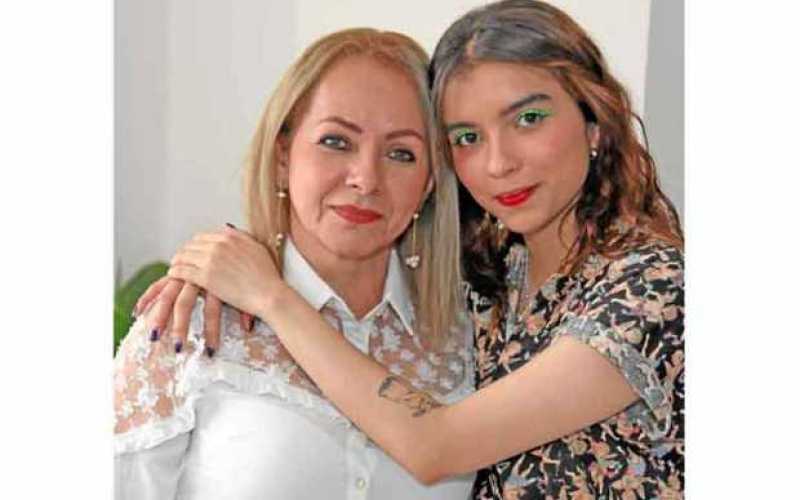 En Villamaría, Luz Fenora Hincapié Bedoya celebró su cumpleaños en compañía de María Victoria Gutiérrez Bedoya.   