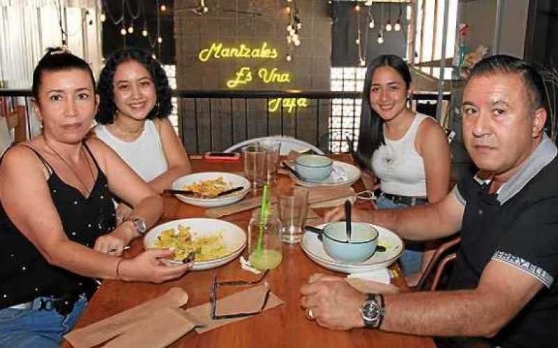 Foto|Argemiro Idárraga|LA PATRIA En un almuerzo familiar se reunieron en el restaurante La Patatería: Bertha Nidia Hurtado Gálve