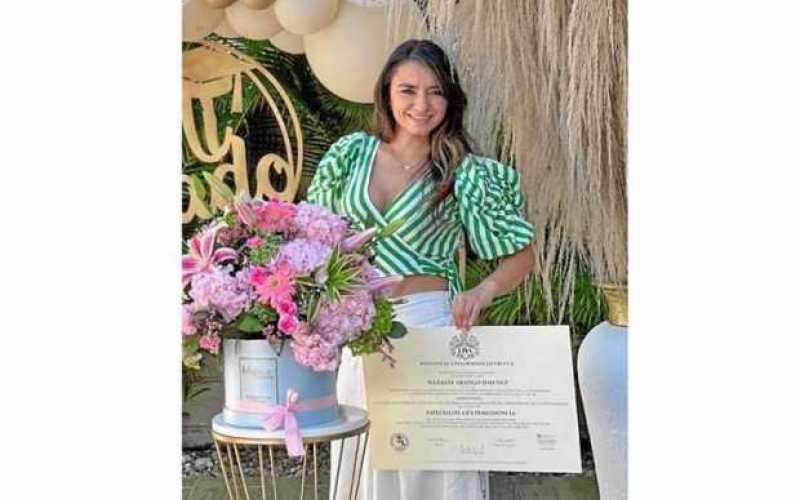 Foto | Henry Giraldo | LA PATRIA    Natalia Arango Jiménez recibió el título de Especialista en Periodoncia de la Pontificia Uni