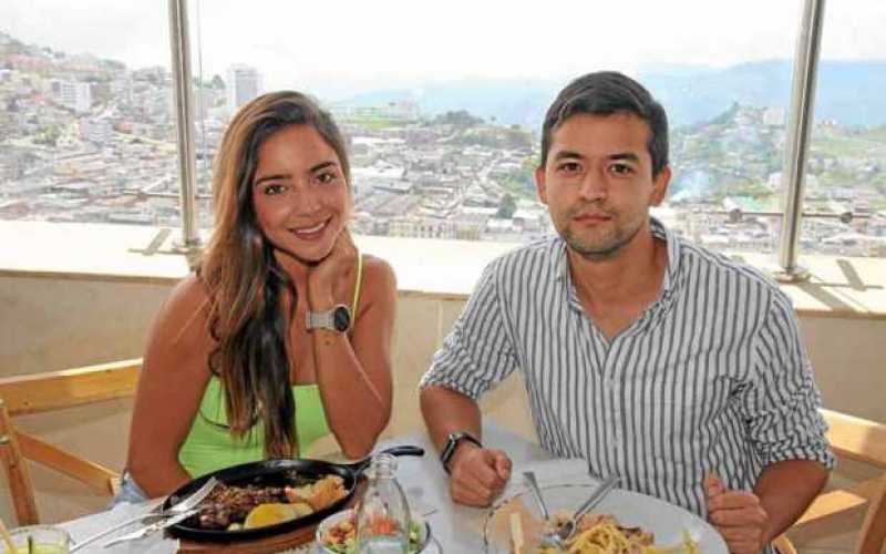 Laura Sofía Suárez Alvarado fue invitada a celebrar su cumpleaños por Steven González Zapata.