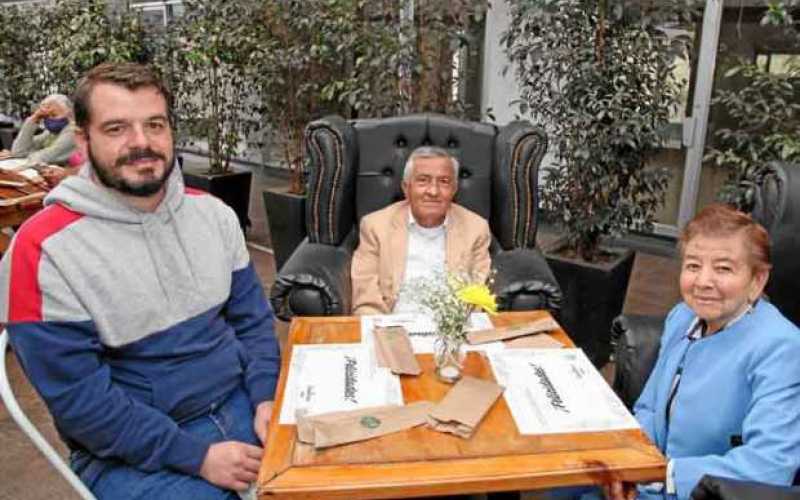 Foto|Argemiro Idárraga|LA PATRIA Se reunieron en el restaurante Dauntaun: Carlos Aristizábal García, Javier Aristizábal Aristizá