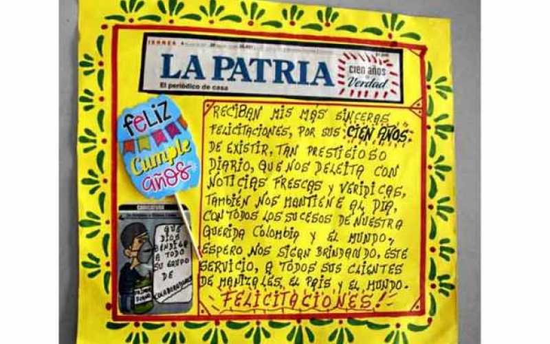 Foto | Darío Augusto Cardona | LA PATRIA Gloria Inés Valencia de Palacios suscriptora de LA PATRIA elaboro una tarjeta de felici