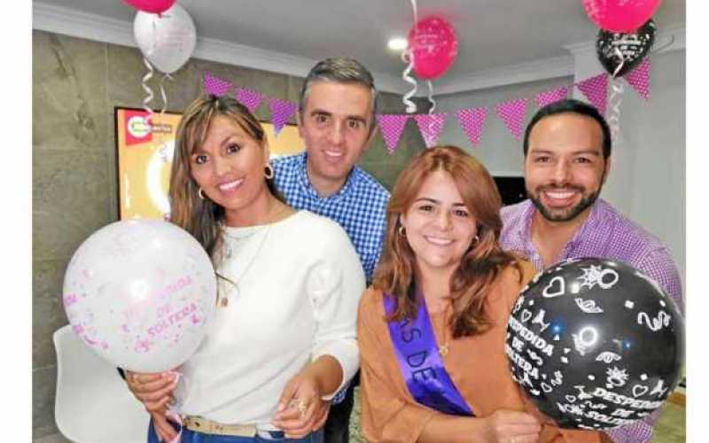 Los novios John Cardona Ocampo y Andrea Cardona Castaño disfrutaron de una despedida por parte de Pablo Felipe Soto Franco y Van