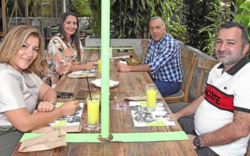 Patricia Fernández, Geraldine Giraldo, Diego León Hurtado Restrepo y Ricardo Hernández en un almuerzo de negocios de Calzado Gal