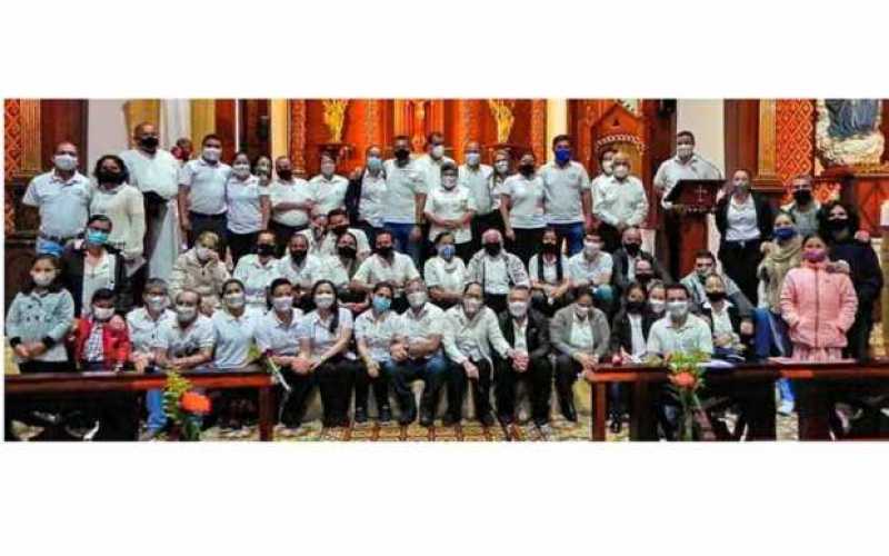 Foto | Cortesía | LA PATRIA Parejas matrimoniales de los equipos de Nuestra Señora del Rosario, pertenecientes al sector uno de 