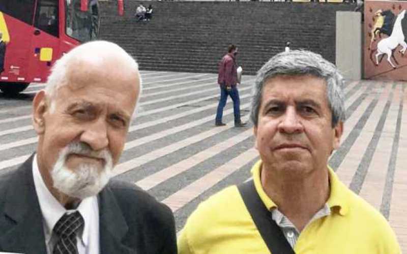 En el Día del Locutor pioneros de la radio en Manzanares (Caldas), Ecos de Guadalupe 1975, Oscar Gaviria, docente y escritor; y 