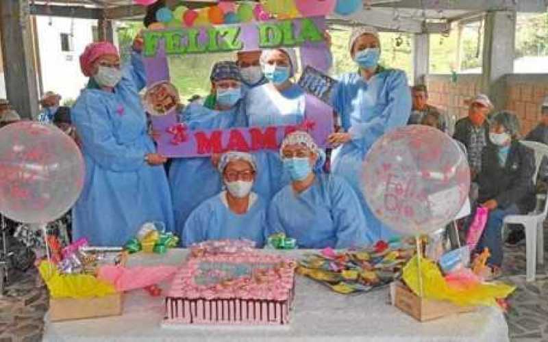 Foto | Henry Giraldo | LA PATRIA La Fundación Juan Pablo II, de Manzanares, celebró el mes de las madres, a las que asistieron a