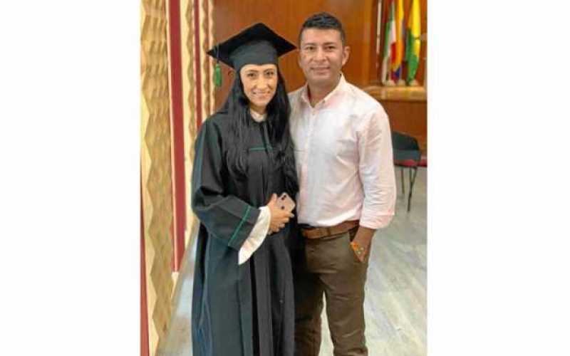 Diana Esperanza Carmona G. recibe su doctorado en la Universidad de Manizales. Felicitaciones.