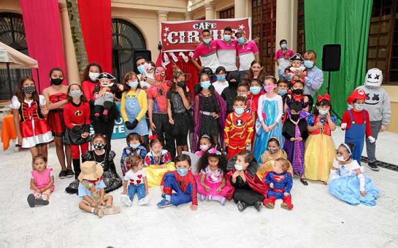 Con actividades recreativas el día 2 de noviembre en la Gobernación de Caldas se celebró el Día de Halloween a los hijos de los 