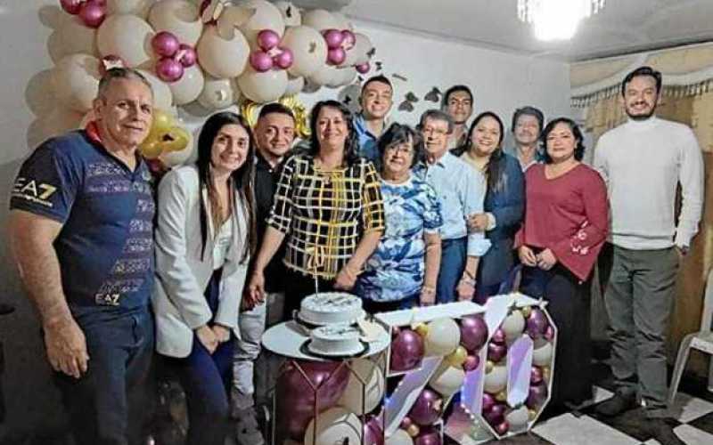 Teresa Quintero Vargas celebró su cumpleaños 70 en su residencia en el barrio El Guamal, en compañía de su esposo, hijos y amigo