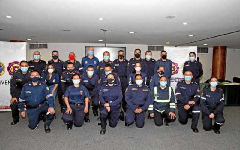 El viernes 20 de agosto en el centro de convenciones teatro los fundadores se llevó a cabo el curso "materiales peligrosos nivel