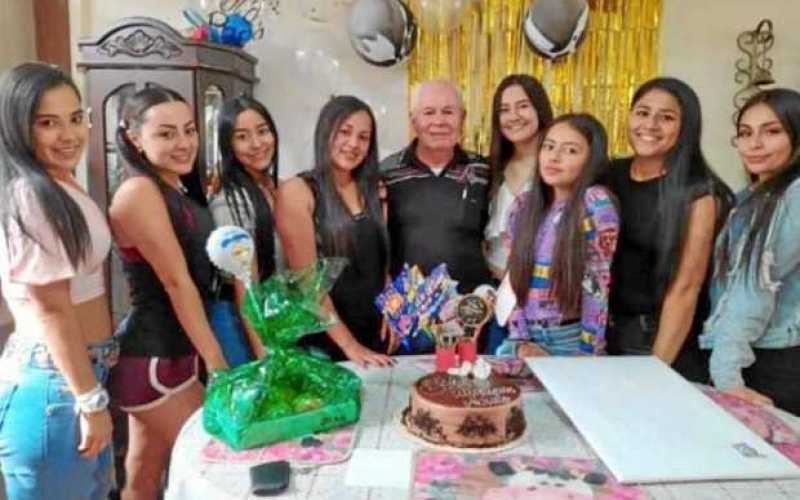 En la residencia de José Joaquín Suárez Mendez le celebraron su cumpleaños Estefanny Suárez Meneses,Alejandra Muñoz Suárez, Nata